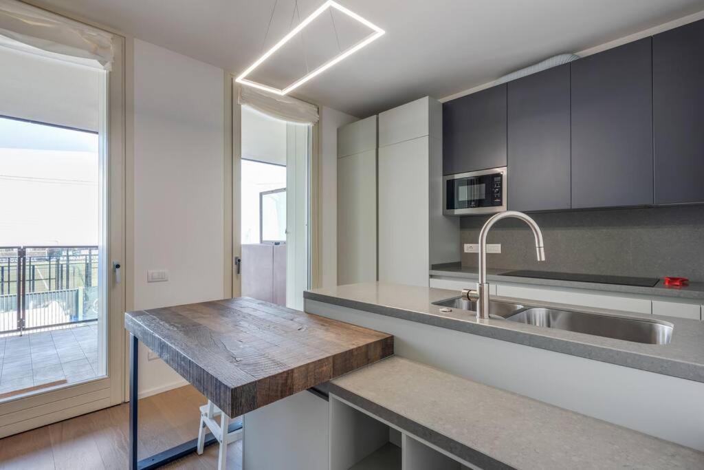 Easylife - Modern And Spacious In Fiera Life Ferienhaus Mailand